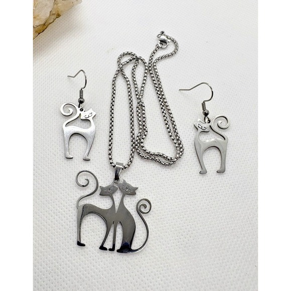 The Unbranded Brand Jewelry - Stainless Steel Cat Necklace & Earrings Set Silver Tone 17.5" Chain Modern